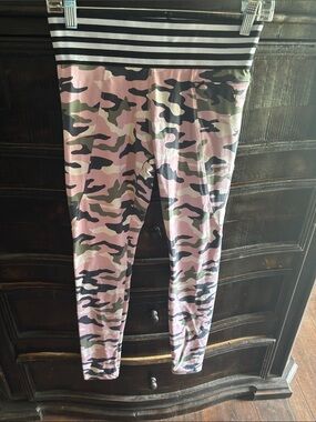 Victoria Secret PINK Ultimate Striped Waist Legging S